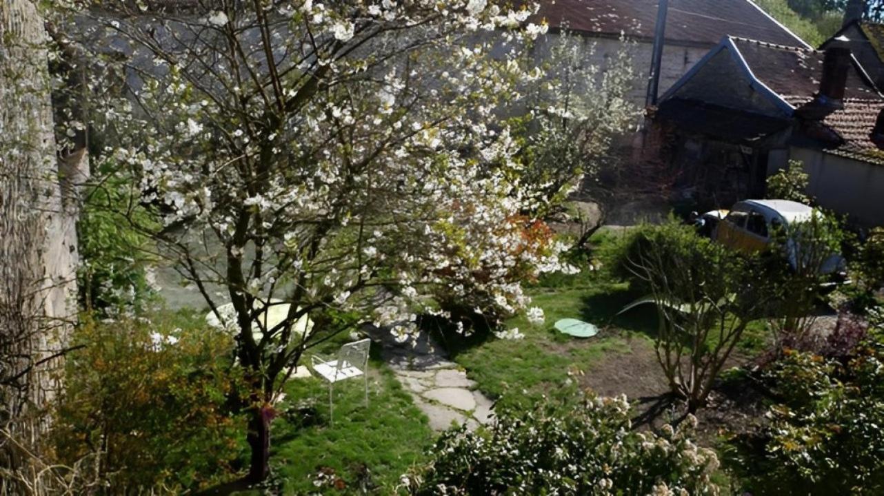 La Grille Fleurie, Chambres D'Hote Chez L'Habitant Arthonnay Zewnętrze zdjęcie