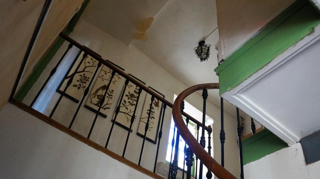 La Grille Fleurie, Chambres D'Hote Chez L'Habitant Arthonnay Zewnętrze zdjęcie
